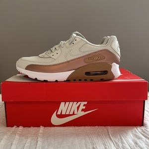 Nike Women’s Air Max 90